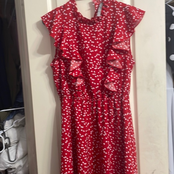 Beautiful dress with hearts - Picture 1 of 2